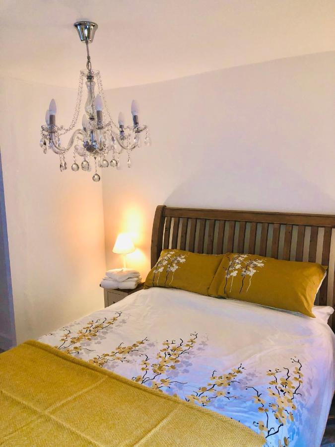 Holiday home Ty Cwtch