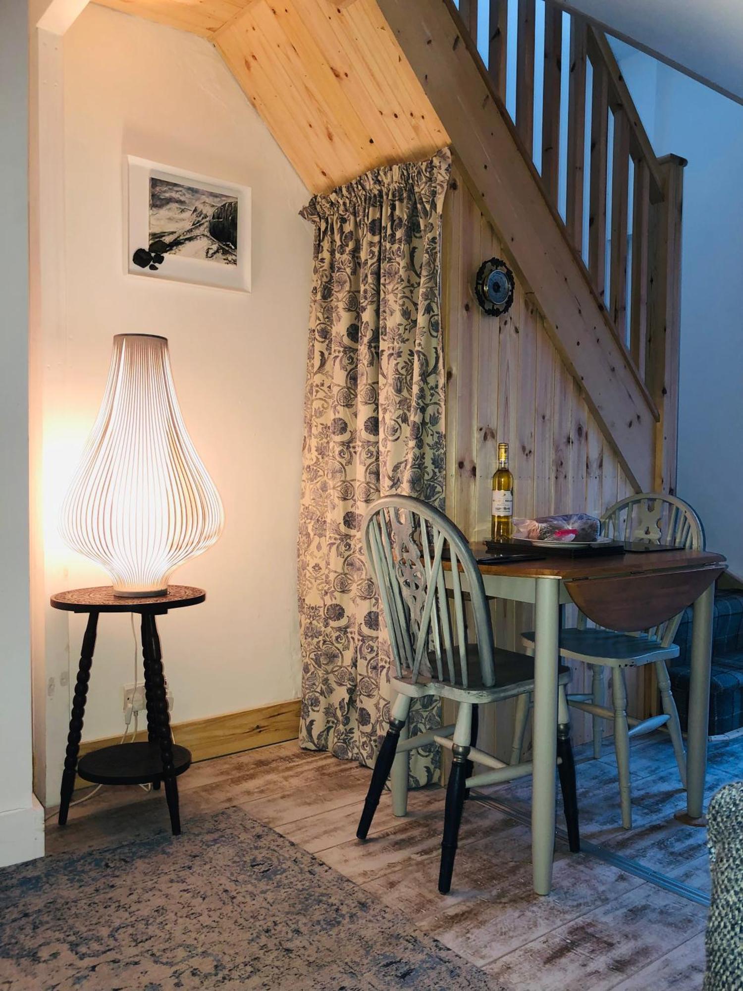 Holiday home Ty Cwtch *
